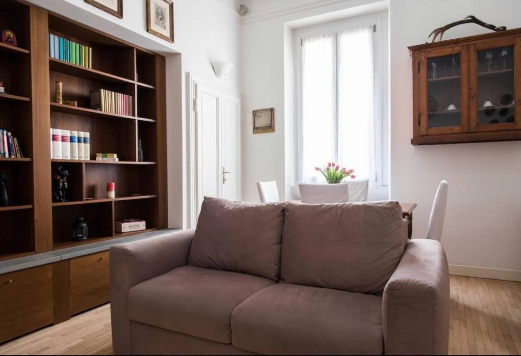 Joivy Classic Flat Near Basilica Di Sant'Ambrogio Daire Milano Dış mekan fotoğraf